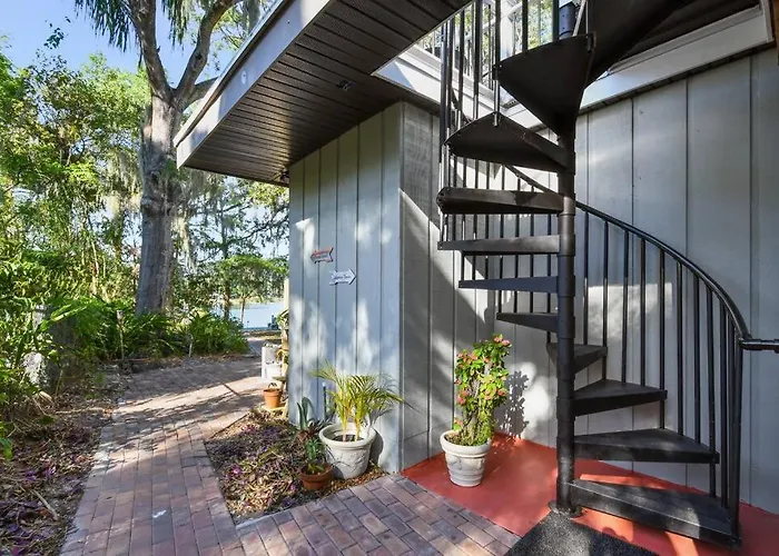 Spring Lake King Balcony Suite
